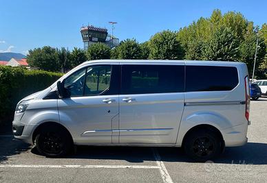 Ford custom promiscuo