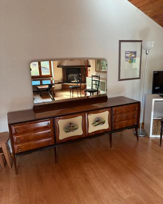 Credenza anni '60 con ante decorate