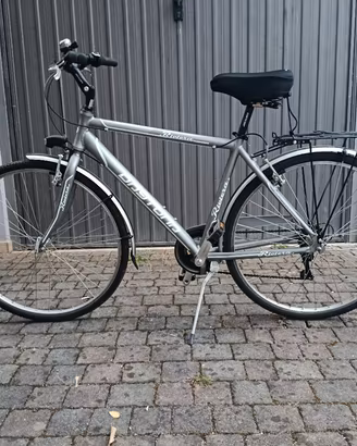 bici in alluminio con ruote da 28 