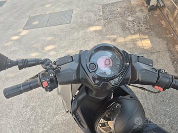 Scooter Yamaha Aerox 50r 4T