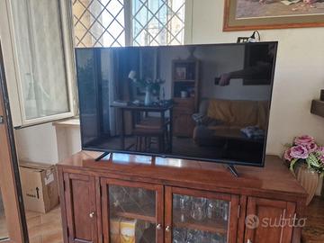 mobile con televisone