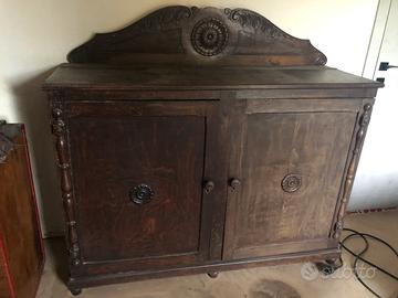 Credenza vintage di dimensioni notevoli