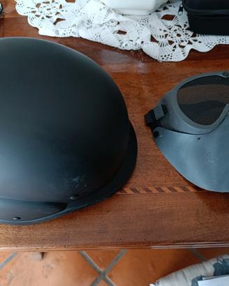 Elmetto cuffia maschera e ginocchiere softair 