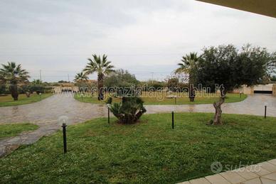 Villa Signorile di 500mq circa con 9000 di terreno