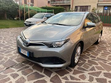 TOYOTA Auris Touring Sports 1.8 Hybrid Cool
