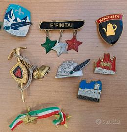 Spille e distintivi Alpini
