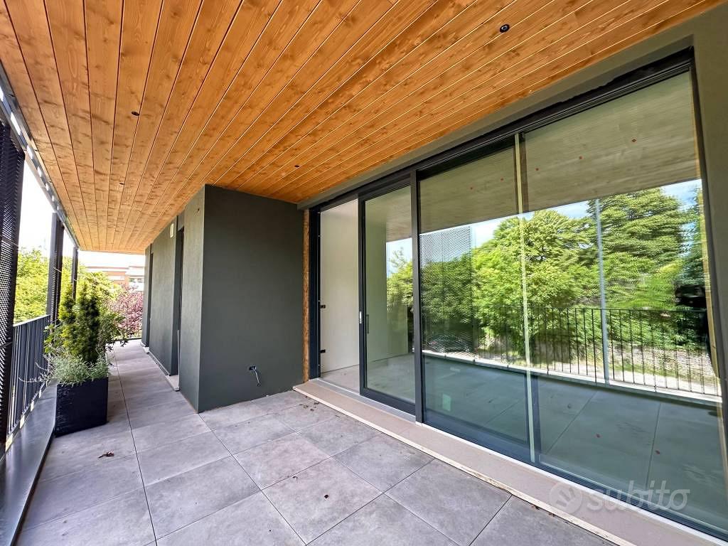 Appartamento di 90 m² con 5 locali e box auto a Tr - Vista 2