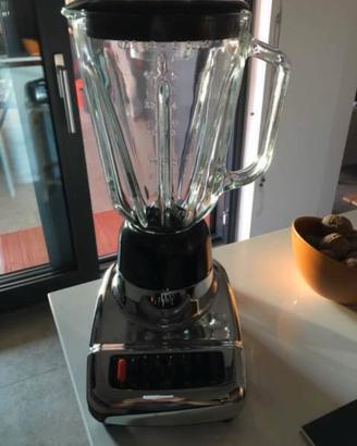 Frullatore design 10 velocità. Caraffa in vetro
