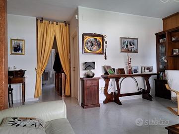 VILLA A SCHIERA A CAROVIGNO