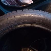 4 gomme e 1 ruota di scorta