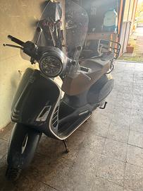 Vespa 300 gts