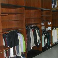 Arredamento negozio abbigliamento