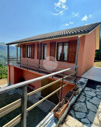CASA INDIPENDENTE A VARESE LIGURE