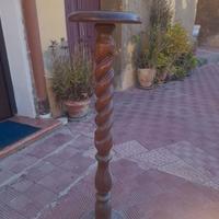 Piedistallo in legno