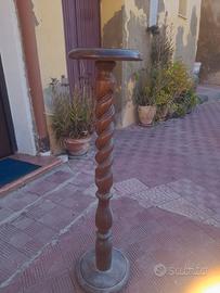 Piedistallo in legno