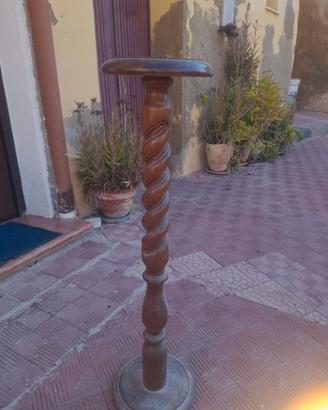 Piedistallo in legno