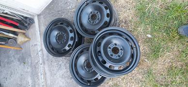 Cerchi 6x15 5 fori Ford 