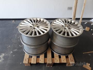 Cerchi in lega da 17 con gomme per Alfa Romeo 166