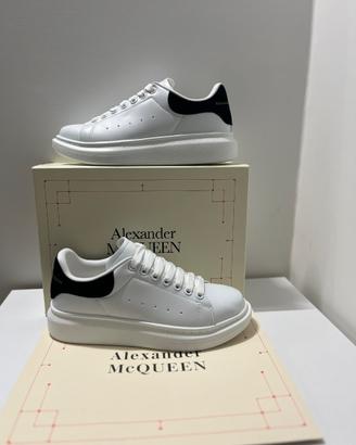 Mcqueen bianche