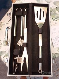 Set di utensili per barbecue in acciaio