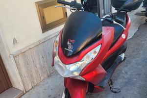 scooter Honda PCX 150 del 2012 bauletto