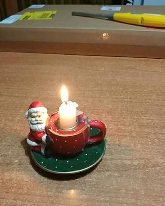 Portacandele natalizio a forma di tazzina di caffè
