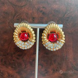 Orecchini vintage dorati con pietra rosso