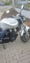 Kavasaki ZR 7 750