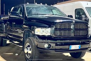 Dodge Ram 3500 doppie ruote posteriori