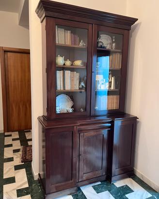 Vetrinetta servant e divanetto