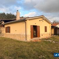 Monteverde Vinchiaturo -Villetta schiera apri fila