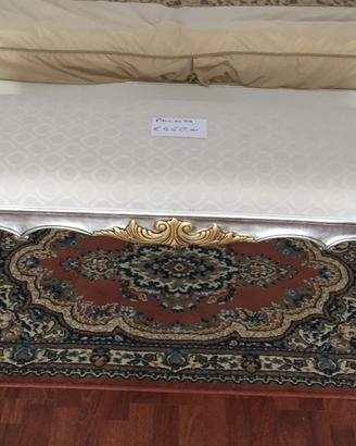 Panca classica imbottita di lusso