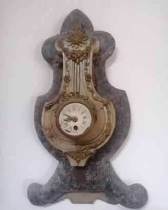 Antico orologio da tavolo