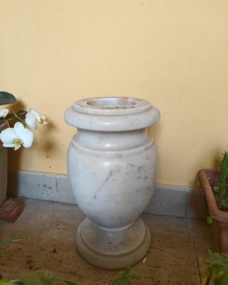 vaso per fiori in marmo