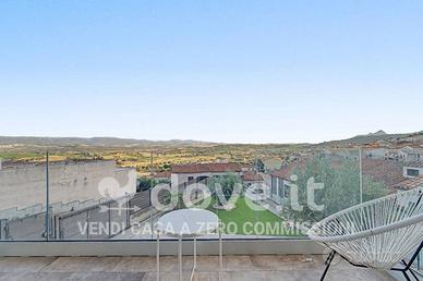Villa di 300 m² con 5 locali e box auto a Berchidd