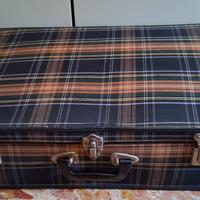 Valigia d'epoca in cartone 