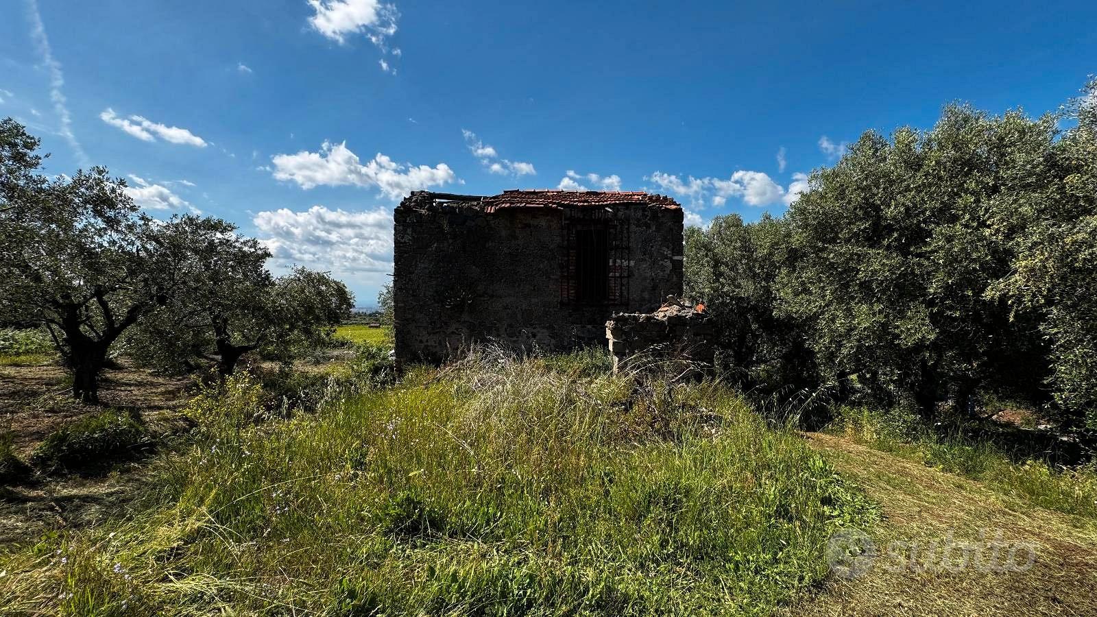Fabbricato indipendente da ristrutturare - Vista 3