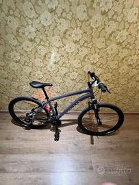 Bicicletta Rockrider nuova