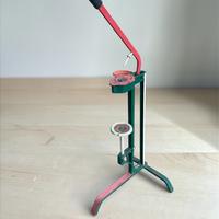 Tappatrice manuale a leva per bottiglie