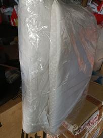 Lettino in legno per bambino