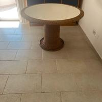 Tavolo e lampa vintage