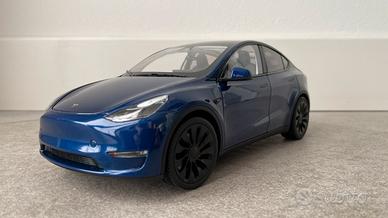 Tesla Model Y 1:18 Diecast