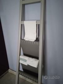 portaoggetti o portasalviette di design a scala