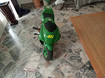Mini moto poco usata per bambini dai 7 anni in su