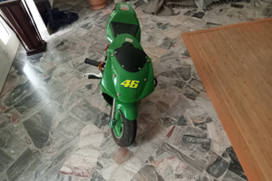 Mini moto poco usata per bambini dai 7 anni in su