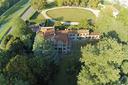 villa-di-2850-m²-con-piu-di-5-locali-e-box-auto-a-