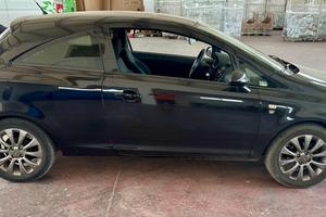 Auto opel corsa del 2010