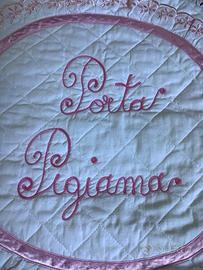 Porta pigiama ricamato