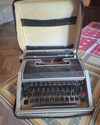 Macchina da scrivere vintage Olivetti Lettera DL