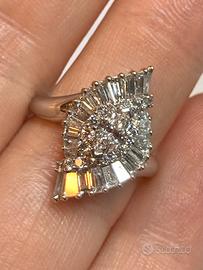 Anello in oro bianco con diamanti e certificato